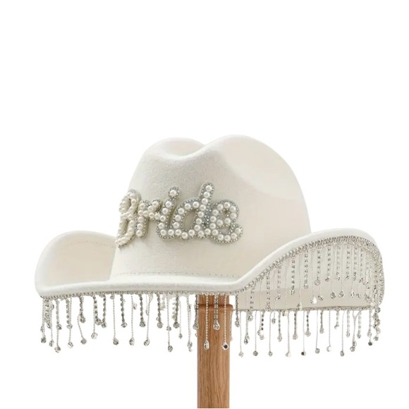 Accessories - White Bride Cowboy Hat with Pearls and Fringe👰🏻🤍🌸